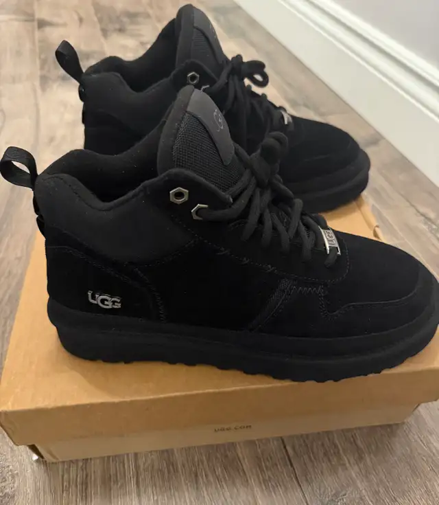 UGG men’s shoes authentic size 9 US in Men's Shoes in Mississauga / Peel Region - Image 4