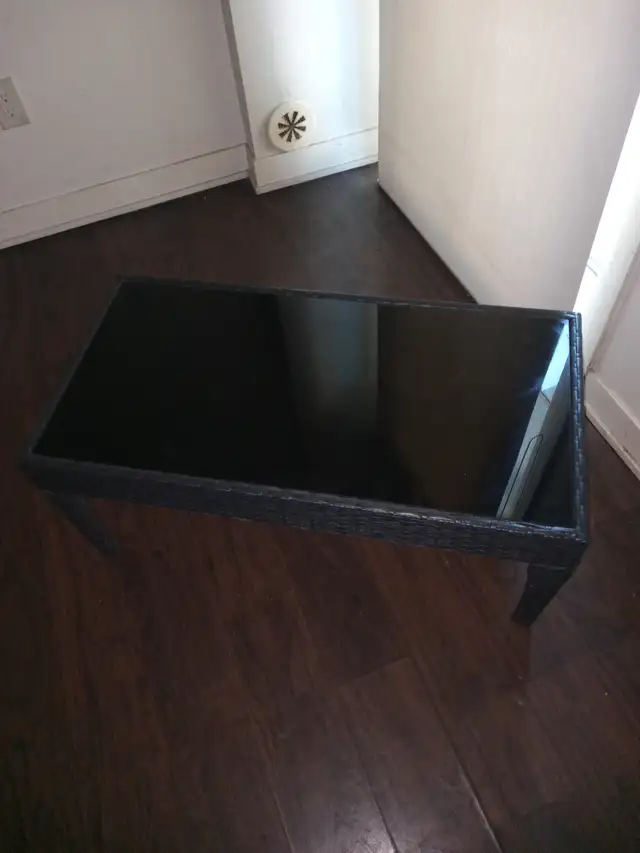 Black Wicker Coffee Table with Glass Top in Coffee Tables in City of Toronto - Image 4