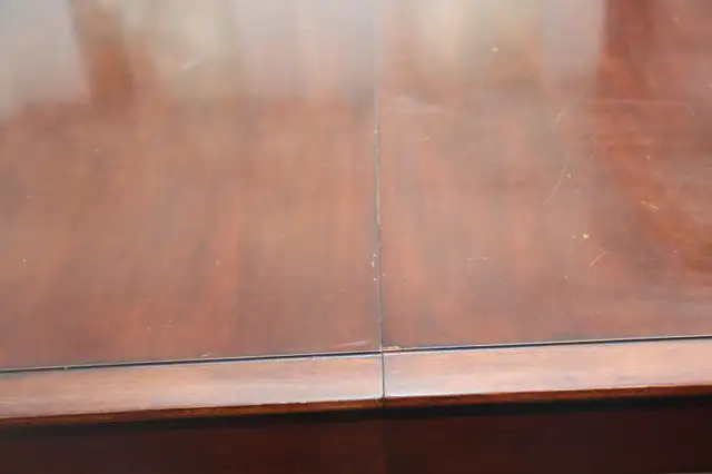 Dining table - brown in Dining Tables & Sets in Moncton - Image 6