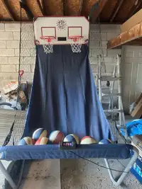 Popashot basketball game w/extra computer and backboard