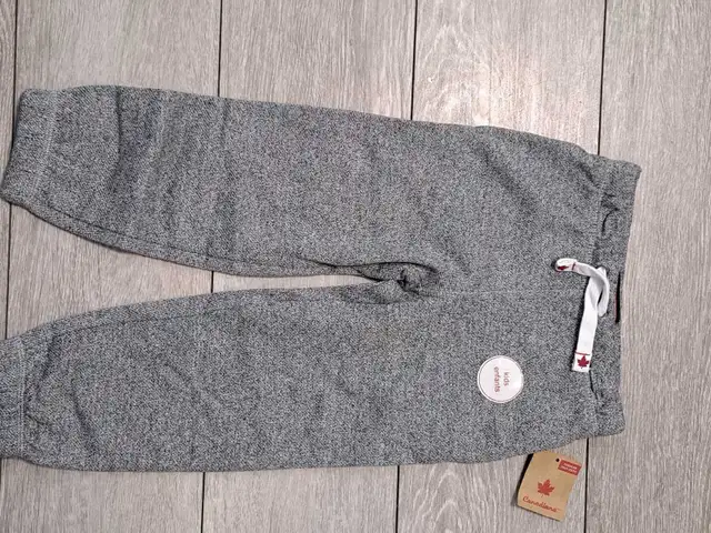 New Canadiana UNISEX TODDLER GRAY Jogger Pants; 4T in Kids & Youth in Calgary - Image 2
