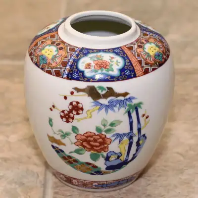 Japanese Miyako Imari Ware porcelain vase, View more