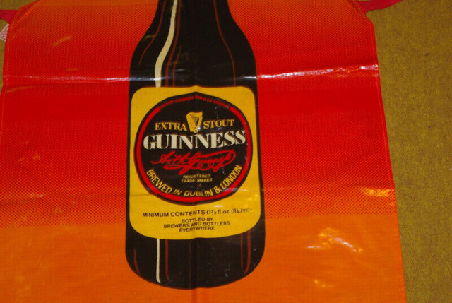 Guinness Extra Stout Beer  vintage PVC apron in Arts & Collectibles in Winnipeg - Image 3