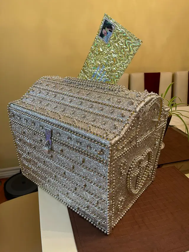 Wedding Vases-Martini Glasses- Card Chest- Marriage Cert Holder in Other in City of Toronto - Image 9
