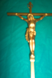Crucifix en laiton