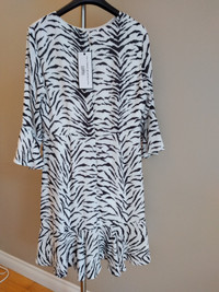 NWT trendy black white print sleeves dress size M