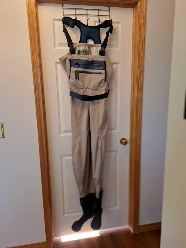 Bare women's fishing waders in Fishing, Camping & Outdoors in Calgary - Image 2
