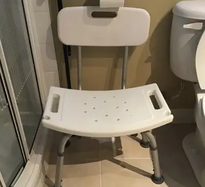 CHAISE 2 en 1... banc ou chaise =AIDE À LA DOUCHE OU AU BAIN..., View more