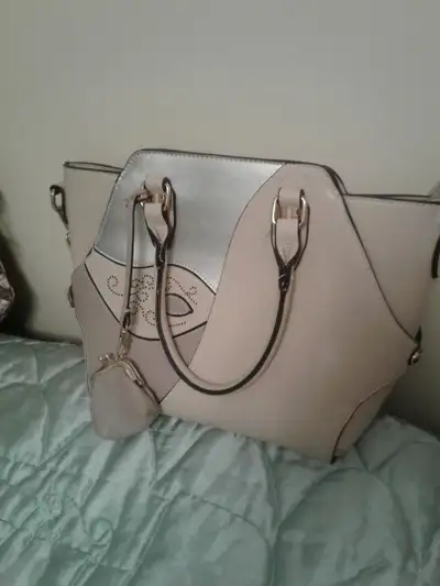 FOR SALE/ARTICLES, View more