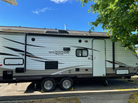 23’ TRAVEL TRAILER - MINT CONDITION