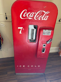 Vendo 39 Coke machine 
