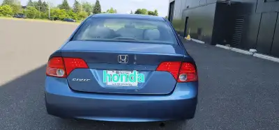 Honda Civic 2008 en très bon état. Le véhicule a passé avec succès la vérification mécanique de la S...