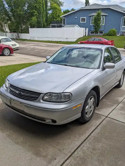 2001 Chevrolet Malibu LS V6 Exterior Silver/Interior Grey (cloth seats) Mileage 189,300 km Comes wit...