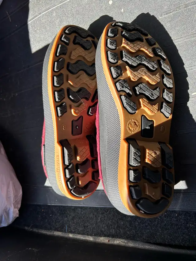 woman’s rain shoes size 8 in Women's - Shoes in Barrie - Image 3