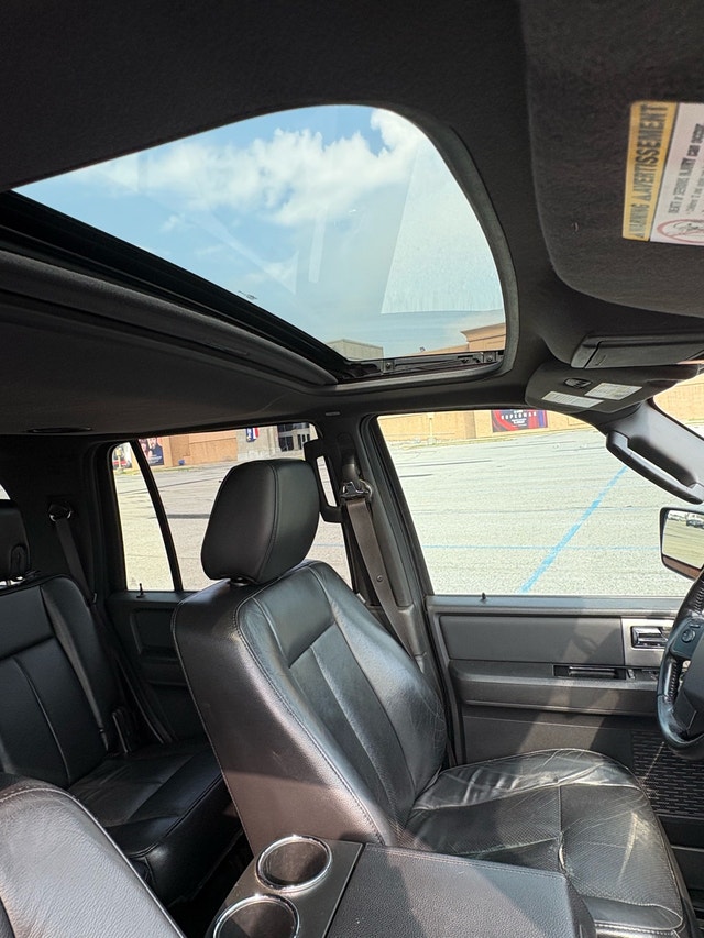 Ford expedition limited — photo 4
