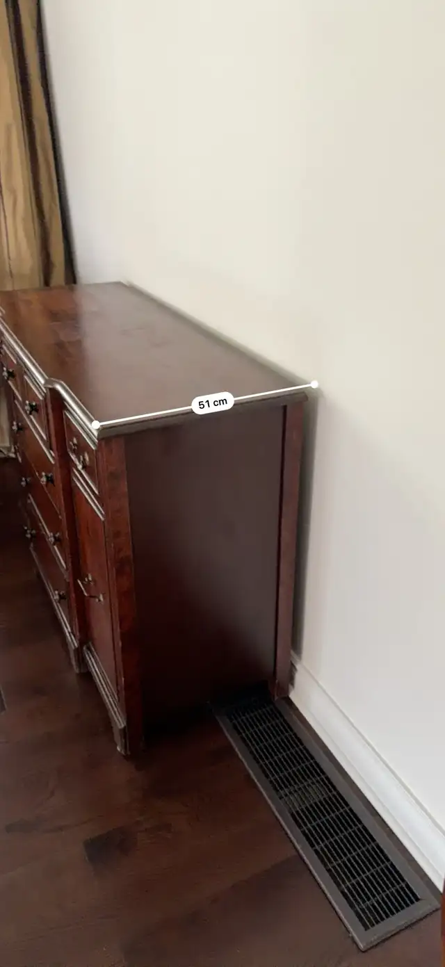 Antique Hutch and China Cabinet in Hutches & Display Cabinets in City of Toronto - Image 2