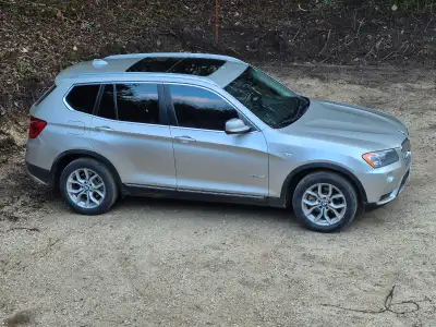 2013 BMW x3 i28 AWD in good condition leather heated seats and steering wheel, navi, bluetooth back...