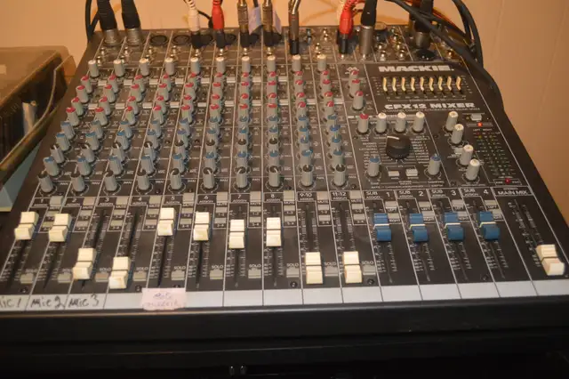 Mackie CFX12 Mixer (console) in Pro Audio & Recording Equipment in Sherbrooke - Image 6