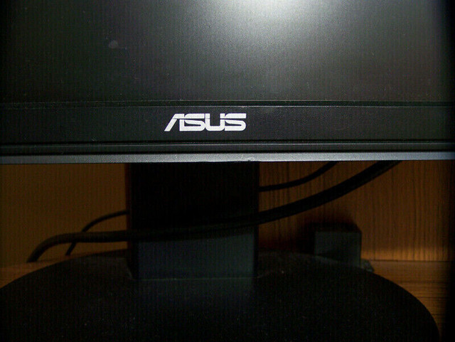 Asus vw228 full hd 1080p in Monitors in Laval / North Shore - Image 2