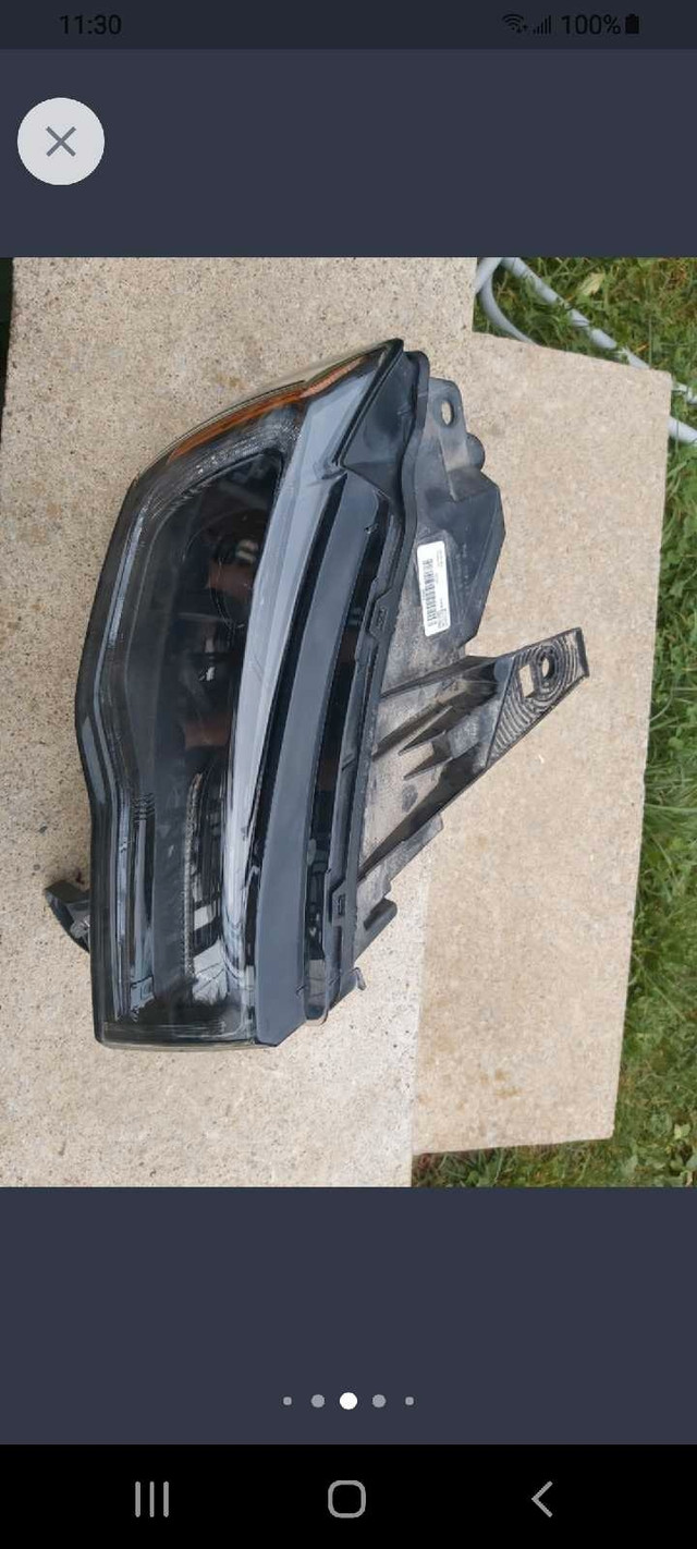 2019 Grand Cherokee Trailhawk Passenger Side HID Headlight  in Auto Body Parts in Mississauga / Peel Region - Image 3