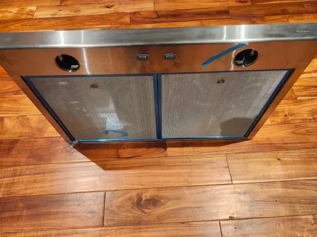 30 inch hood range. in Stoves, Ovens & Ranges in Hamilton - Image 5
