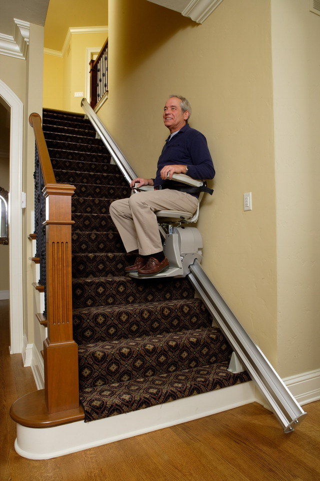 used PORCHLIFTS $4000 STAIR CHAIR LIFTS $2000 includes install in Health & Special Needs in Renfrew - Image 4