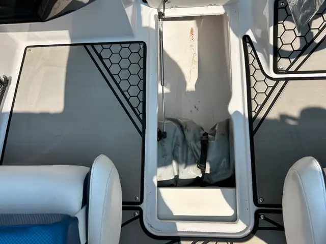 2018 Scarab 192 wake Edition jet boat in Powerboats & Motorboats in Saskatoon - Image 10