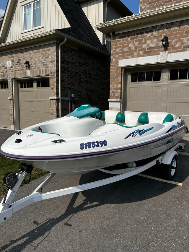 Selling 1997 seadoo challenger  in Powerboats & Motorboats in Oshawa / Durham Region