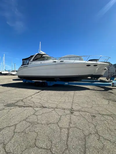 2002 Sea ray Sundancer 380 . All equipment . 2 engines 8.1 shafts drive with generators. 800 hrs on...