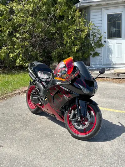 Mint condition 2007 Kawasaki ninja ZX10R limited edition 36000km asking 6500obo stored indoors