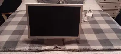 Apple 20-Inch Cinema HD Display, View more