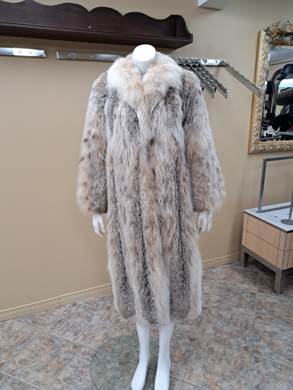 Manteau de fourrure(Lynx D'Alaska) dans Femmes - Hauts et vêtements d'extérieur  à Lévis