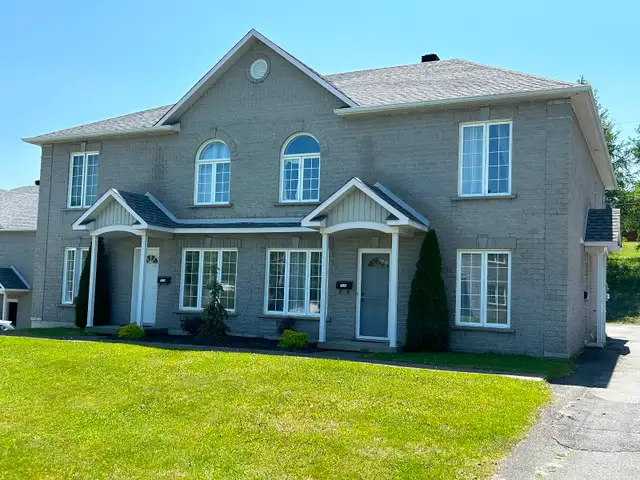 Sherbrooke Nord 4 1/2 beau et bien situé, 1er MARS 2026