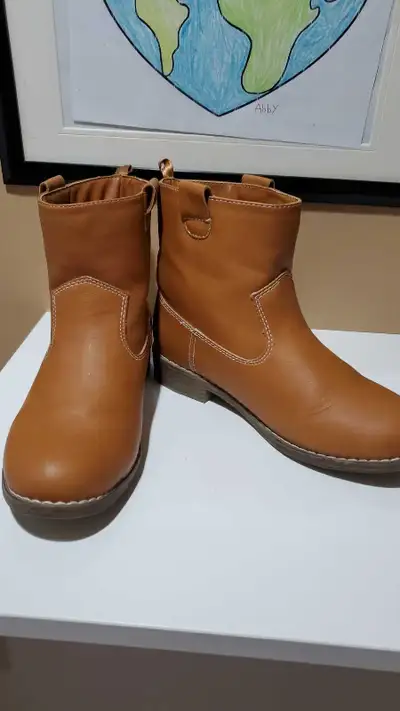 Brown Boots, View more