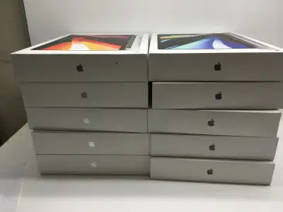 Macbook Pro Touchbar 15" Core i7 / 16Gb ⭐✨⭐✨⭐✨⭐, View more