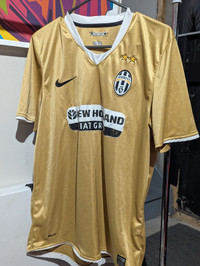 Juventus alternate jersey 