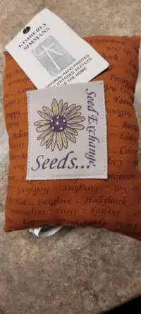 SEED EXCHANGE Pillow(Kimberly Simmans)