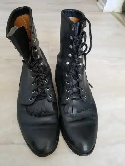 In very good condition Leather paddock boots Boulet biltrite Size 10
