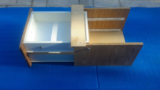 Module encastrable 2 tiroirs sur traques. dans Bureaux  à Ouest de l’Île - Image 4