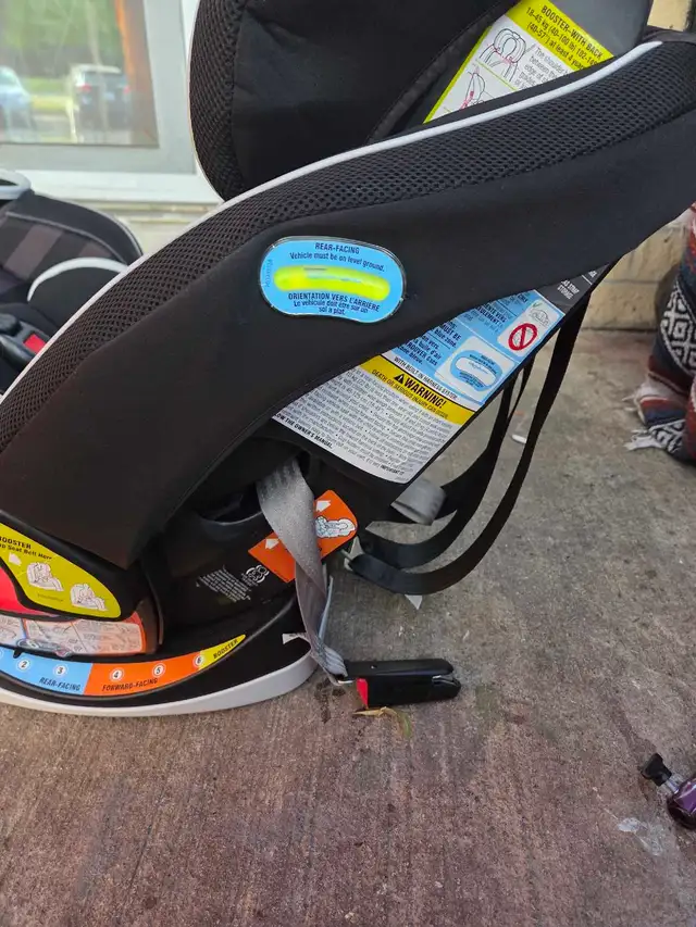 Graco 4Ever Car Seat in Strollers, Carriers & Car Seats in Brantford - Image 3