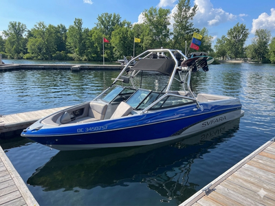 Svfara SV696 2004, 23 pieds avec moteur inboard Black Scorpion 5.7L V8 (700h), propulsion par shaft,...