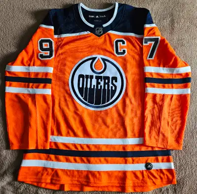 Authentic Connor McDavid Edmonton Oilers Jersey Orange Jersey - Size 52 L - Authentic Adidas $120 Pi...