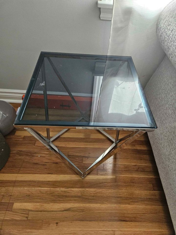 Brand NEW end table in Coffee Tables in Windsor Region