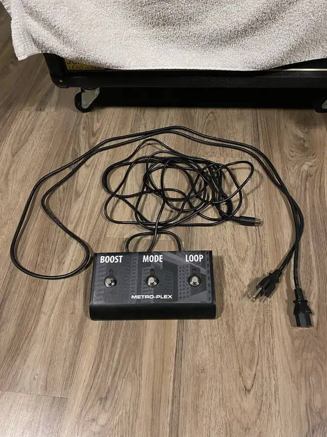 METROPOULOS  METRO-PLEX 100 in Amps & Pedals in West Island - Image 10
