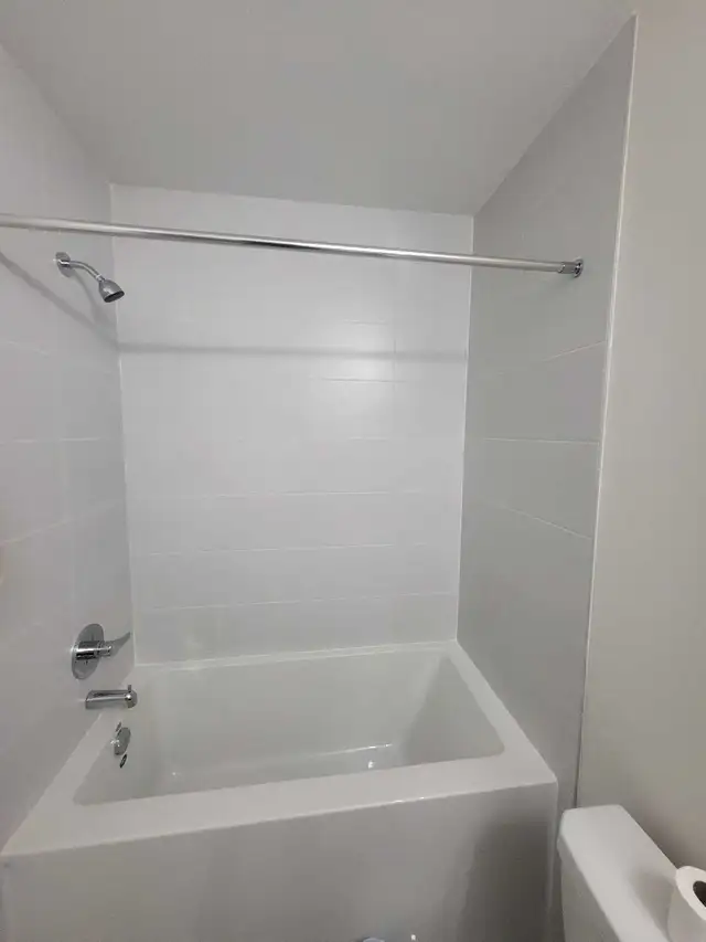 Brandnew house in Room Rentals & Roommates in Oshawa / Durham Region - Image 3