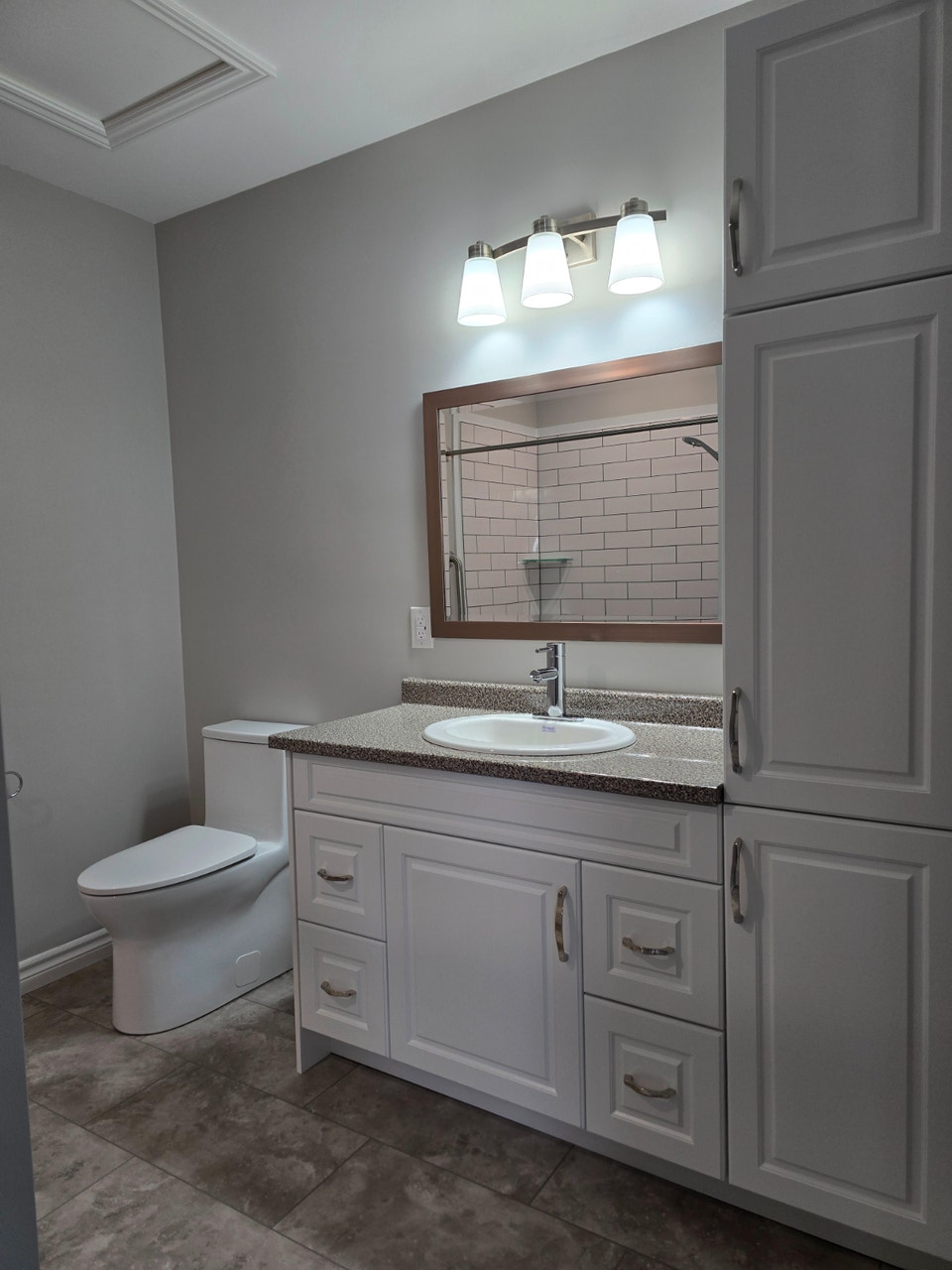 Seniors 55+ Accessible - 2 Bed, 1 Bath in Espanola 4