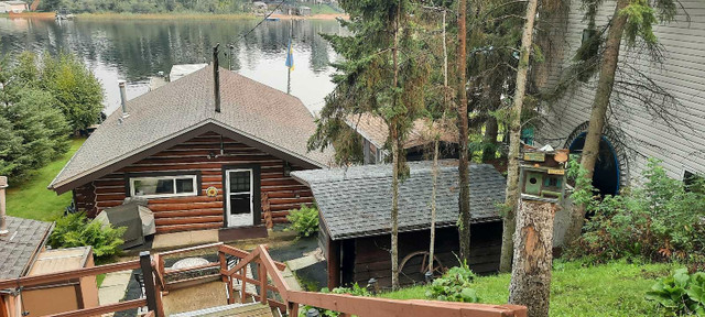 Lake Front Log Cabin and Guest Room in Houses for Sale in Edmonton - Image 3