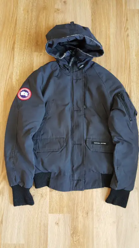 Canada Goose Women's Chilliwack Bomber Heritage Jacket - $120 in Women's - Tops & Outerwear in Calgary - Image 2