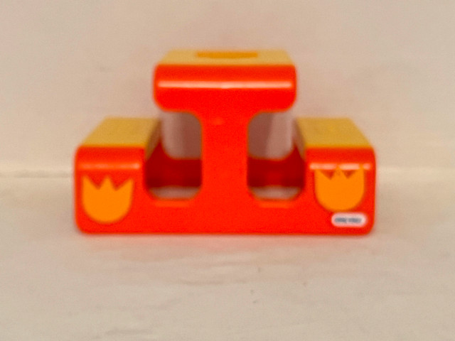 VTG DOLLHOUSE SIZE Little Tikes Picnic Table With Benches in Toys & Games in City of Toronto - Image 2
