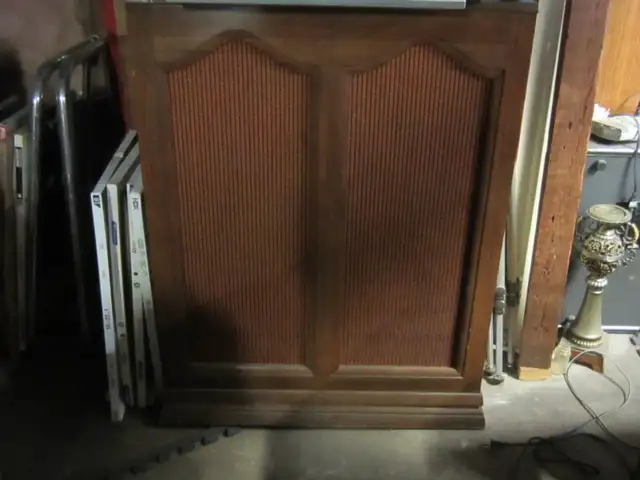 Leslie Speaker64520001029761120